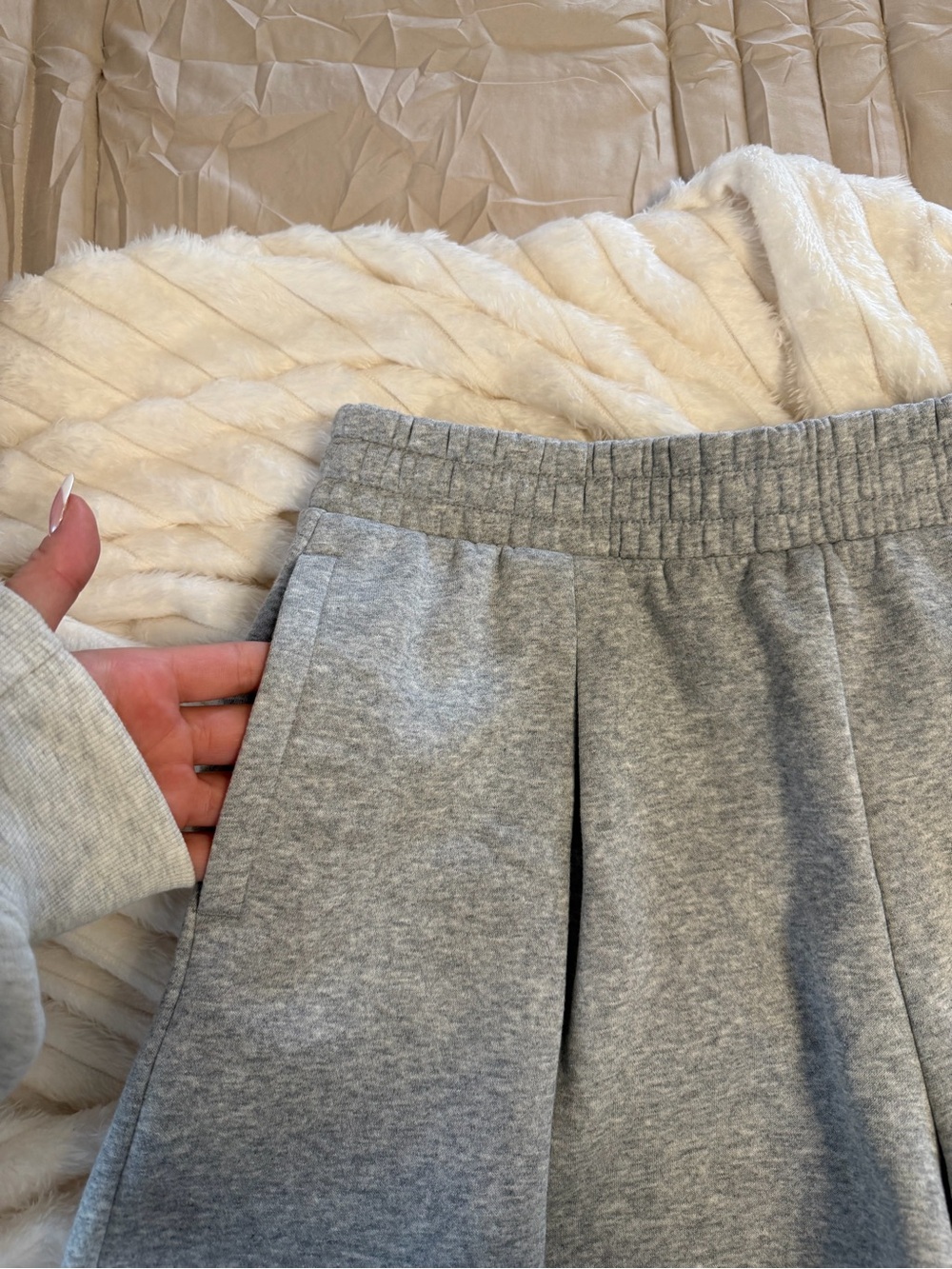 Under Armour Heather Gray Athletic Pleated Knit Shorts - Picture 4 of 7
